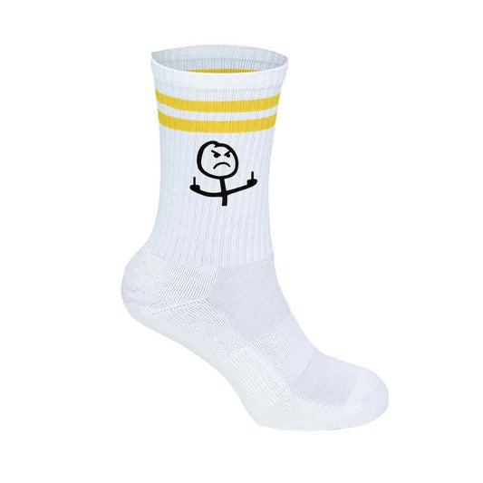 Weiße unisex baumwollsocken mit gelben streifen und schwarzem stickmännchen motiv mit mittelfingergruß