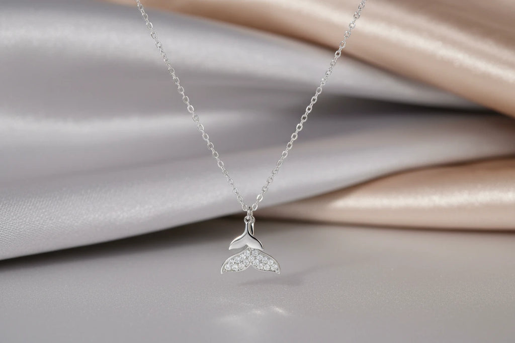 Whale Tail Crystal Halskette