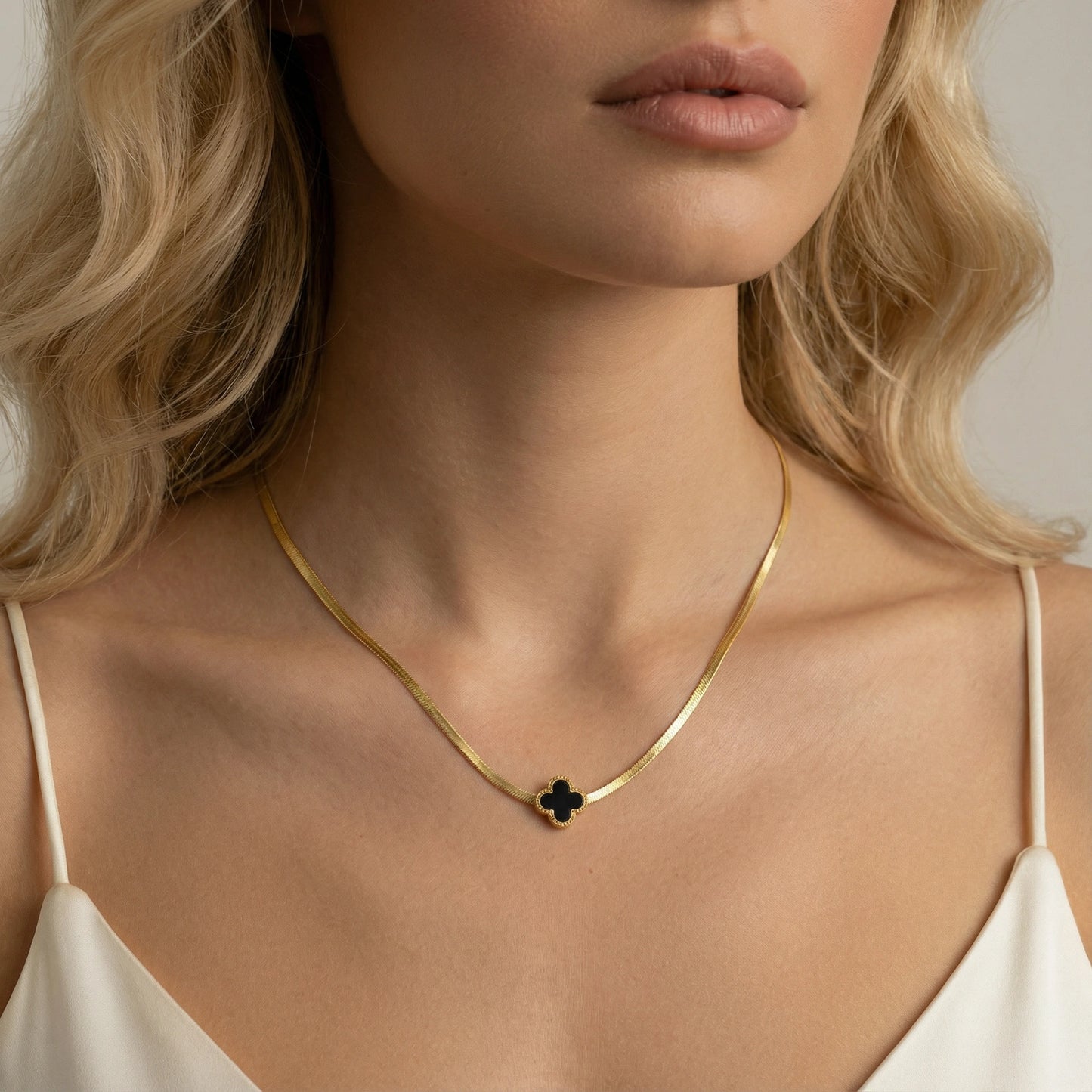 Lucky Clover Halskette | 18K vergoldeter Edelstahl & Emaille-Kleeblatt