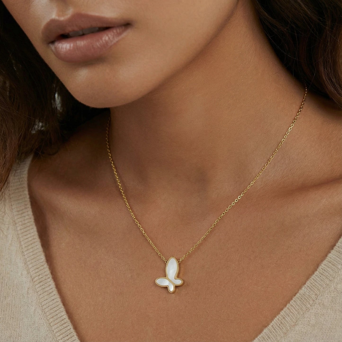 Flutter Dream Halskette | 18K vergoldeter Edelstahl & Perlmutt-Schmetterling