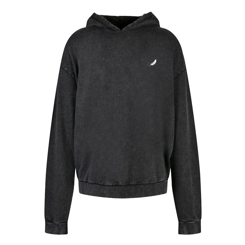 Schwarzer oversized hoodie mit subtiler acid washed textur und weißem federlogo aus 100% baumwolle