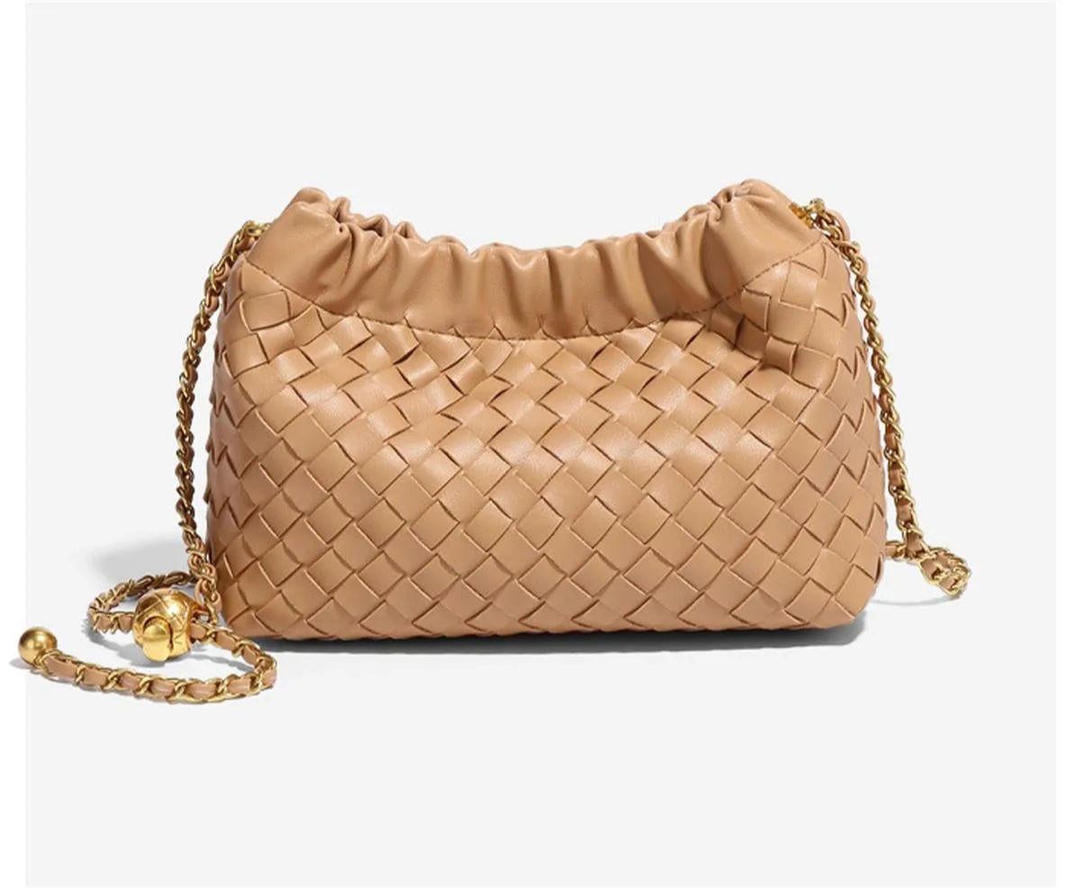 Braided Dumpling Handtasche