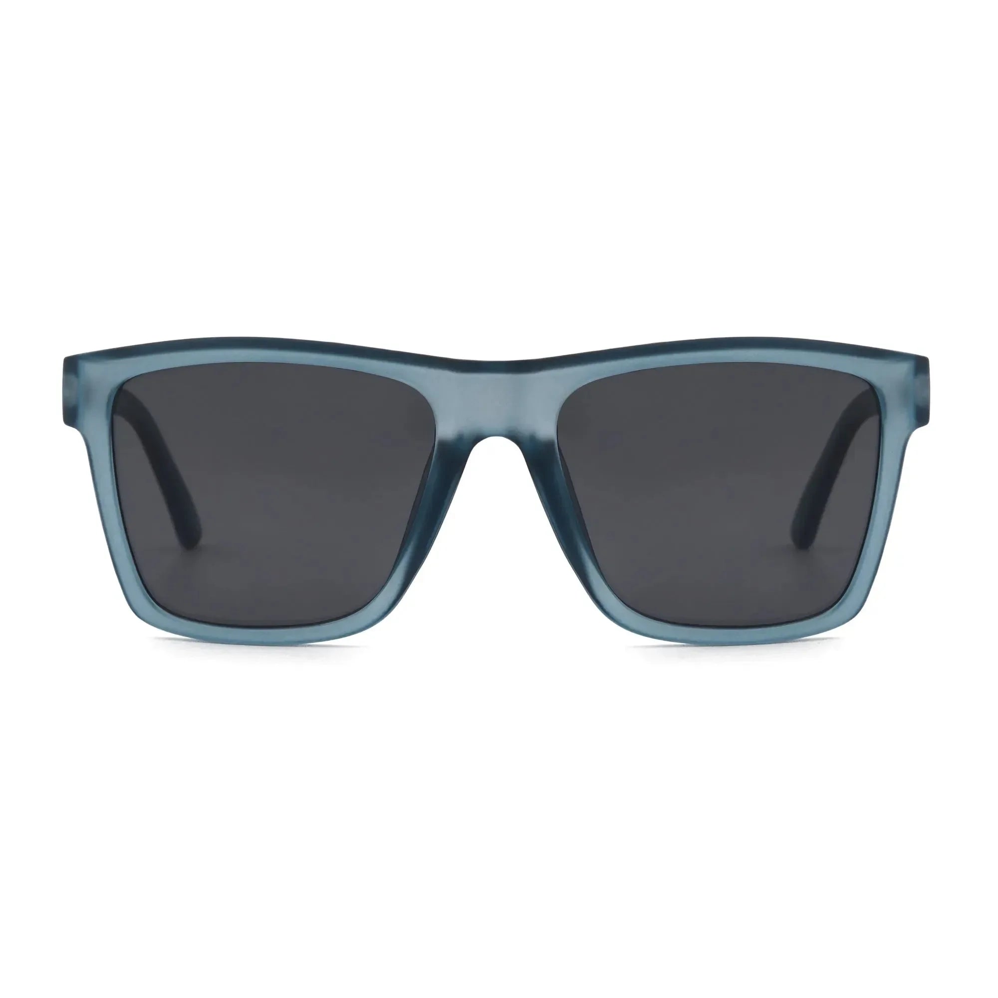 Vorderansicht der Sonnenbrille Breezy Blue Hanukeii von INDICOM BRANDS SL in Blau, mit dickem Rahmen und UV400-geschützten Polycarbonat-Gläsern, auf weißem Hintergrund.