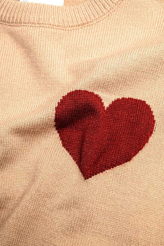 Sweater mit rotem Herz