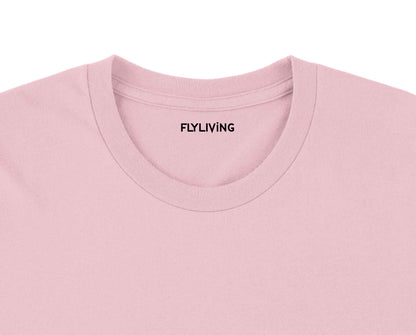 Soft pink crew-neck personalisiertes camping t-shirt mit subtiler flyliving marke innen am kragen