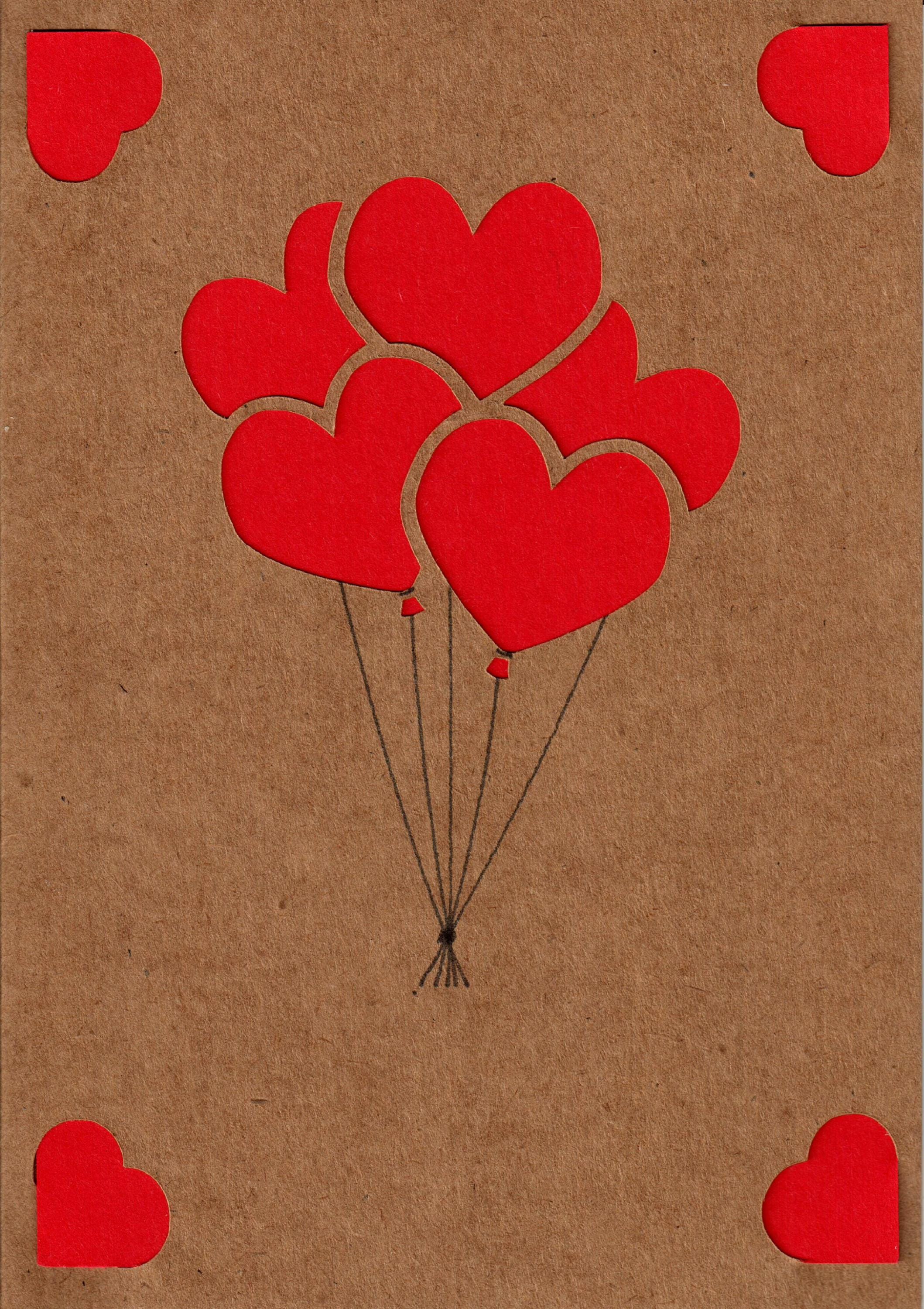 Romantische A6-Karte aus Kraftpapier mit 9 pastellfarbenen Herzballons, die aufsteigen. Ausgestanzte Herzen für 3D-Effekt. Warme, handgemachte Optik. Mit Einlegekarte für persönliche Nachricht. Ideal für Liebe und Geburtstage. In Rot