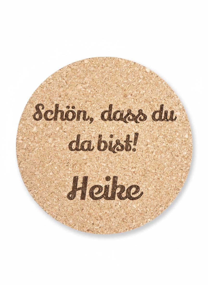 Personalisierter Kork Untersetzer – „Schön, dass du da bist“ mit Wunschname | Gastgeschenk, Tischdeko & Geschenkidee, Mitbringsel, Hochzeit