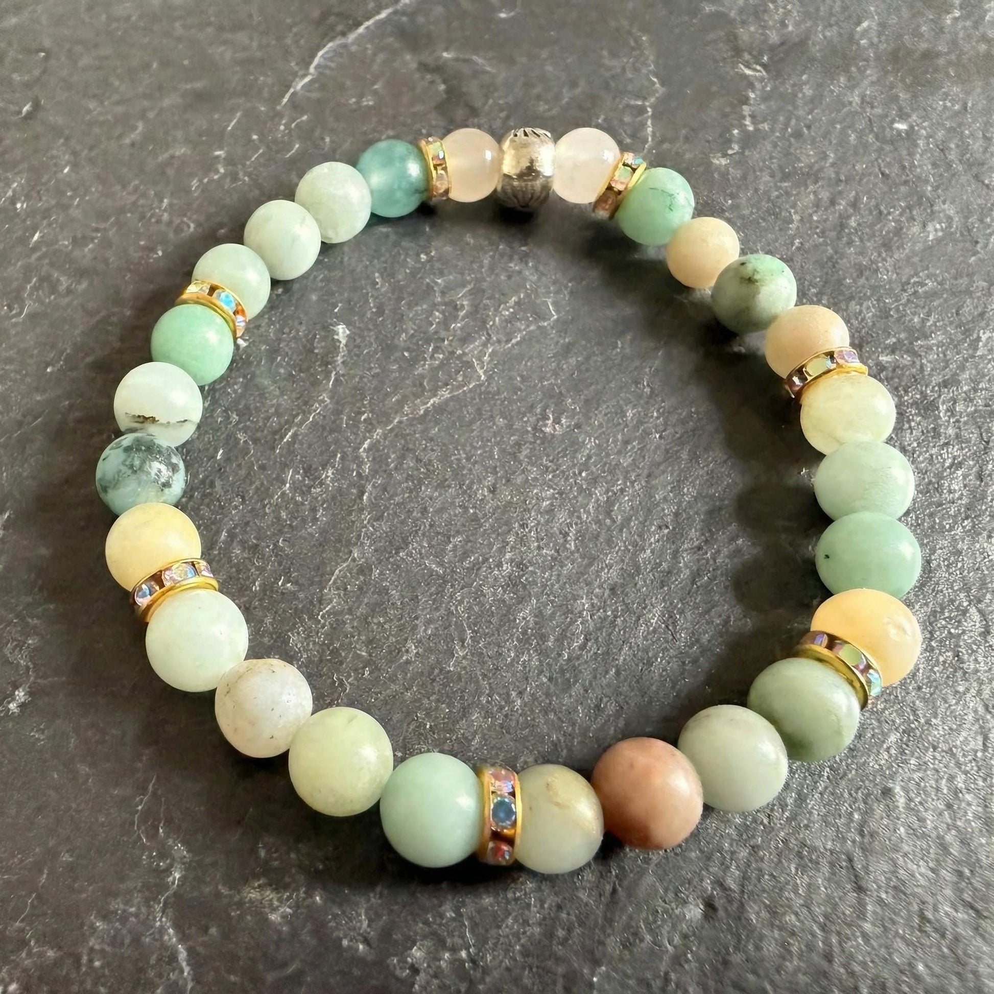 Armband aus Perlen