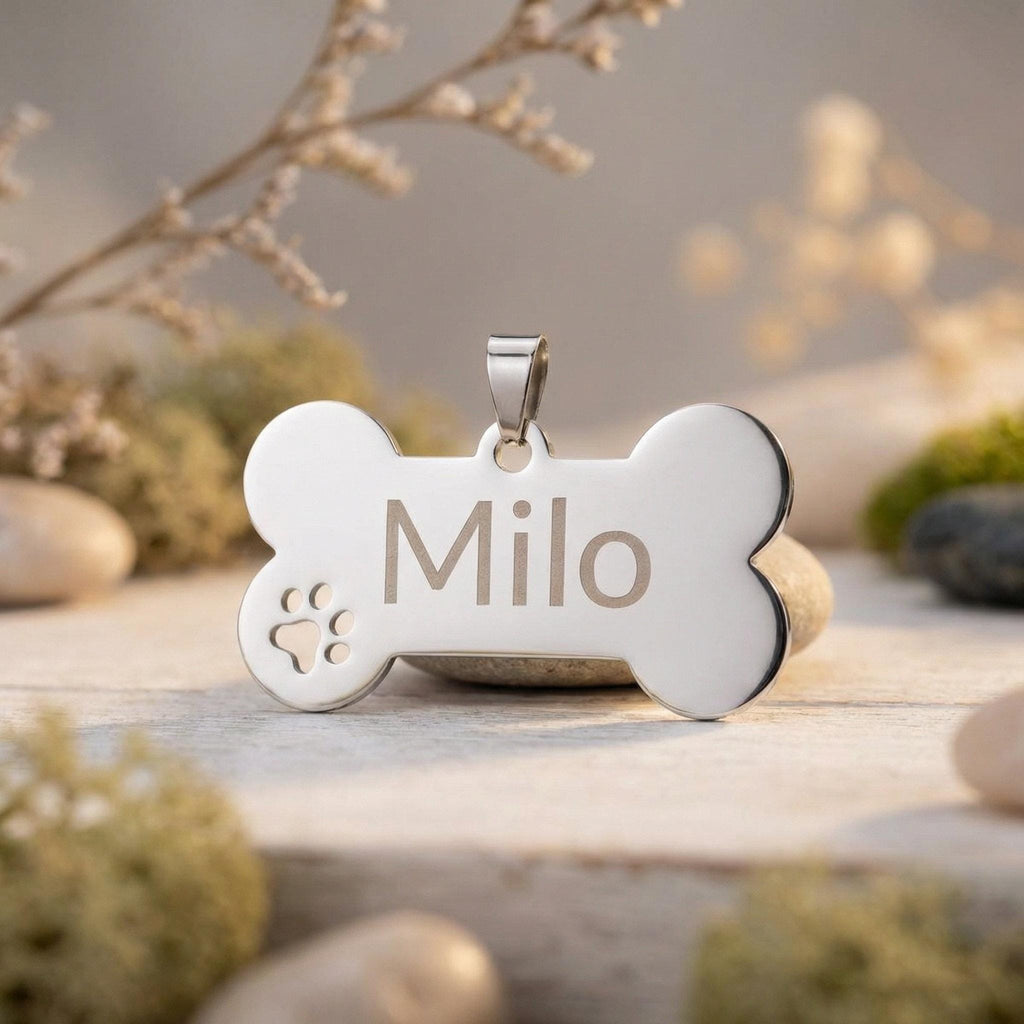 Personalisierte Hundemarke aus Edelstahl in Silber mit Gravur – Knochen Anhänger Pfote - für Hunde, glänzend