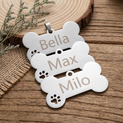 Personalisierte Hundemarke aus Edelstahl in Silber mit Gravur – Knochen Anhänger Pfote - für Hunde, glänzend