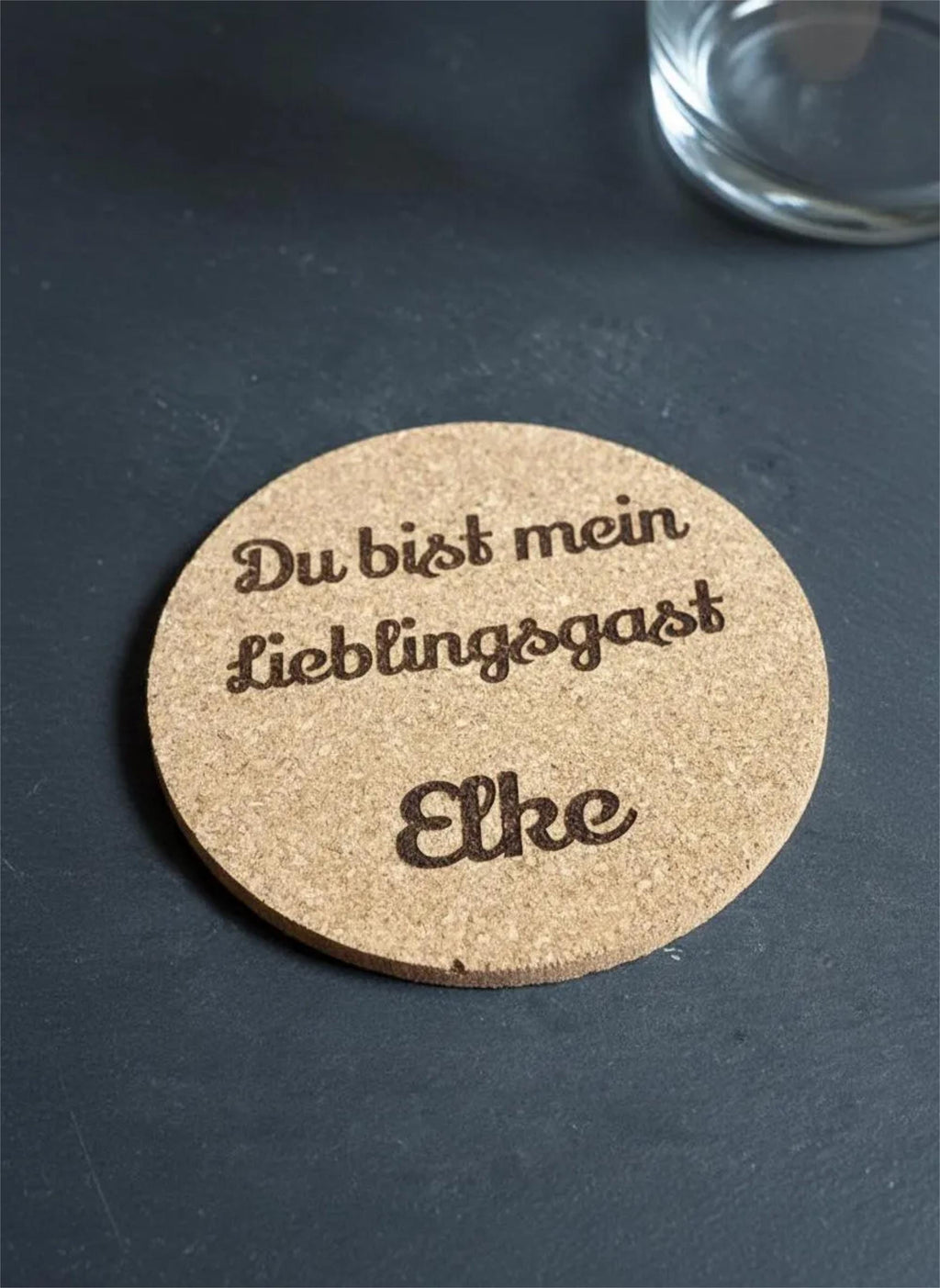 Personalisierter Kork Untersetzer – „Du bist mein Lieblingsgast“ – Namensgravur, 10 cm, Geschenk für Gäste, Freunde & Familie, Hochzeit