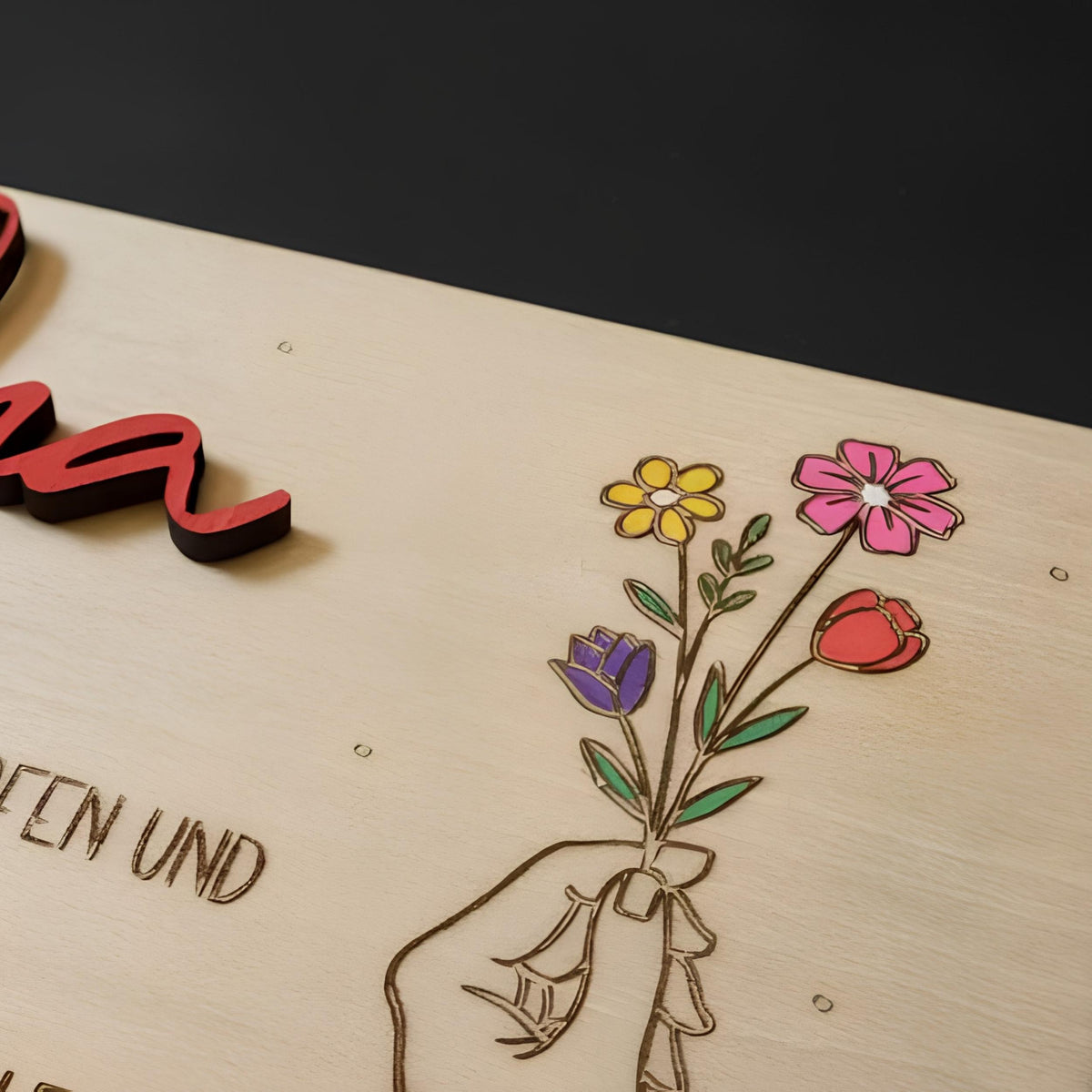 Holz-Geschenkkarte „Mama“, handgefertigt und personalisierbar