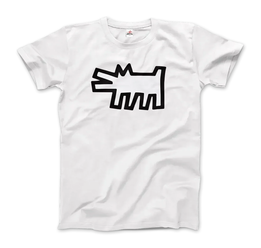 T-Shirt The Barking Dog Icon, 1990 von Art-O-Rama Shop: Auf der Vorderseite befindet sich eine abstrakte schwarze Strichzeichnung eines stacheligen Hundes im Street-Art-Stil, zentriert auf einem schwarzen Hintergrund. Teil der Icons Serie.