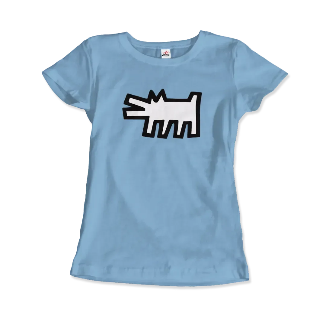 Das Art-O-Rama Shop T-Shirt "The Barking Dog Icon, 1990" in hellblau zeigt eine fette schwarz-weiße Hundegrafik im Cartoon-Stil auf der Brust, inspiriert vom Street-Art-Stil.