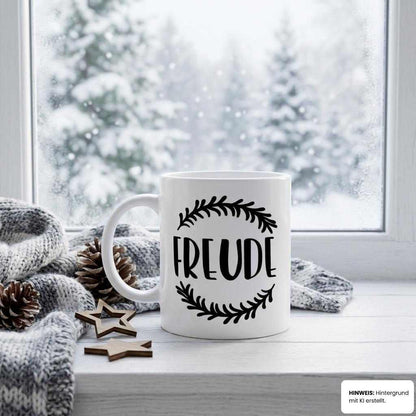 Tasse Kranz-Serie am verschneiten Fenster – flyliving