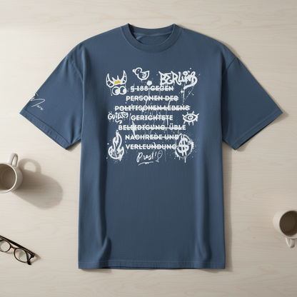Navyblaue oversized kurzarm t-shirt mit weißem graffiti grafik und text im design kunst statement chaos