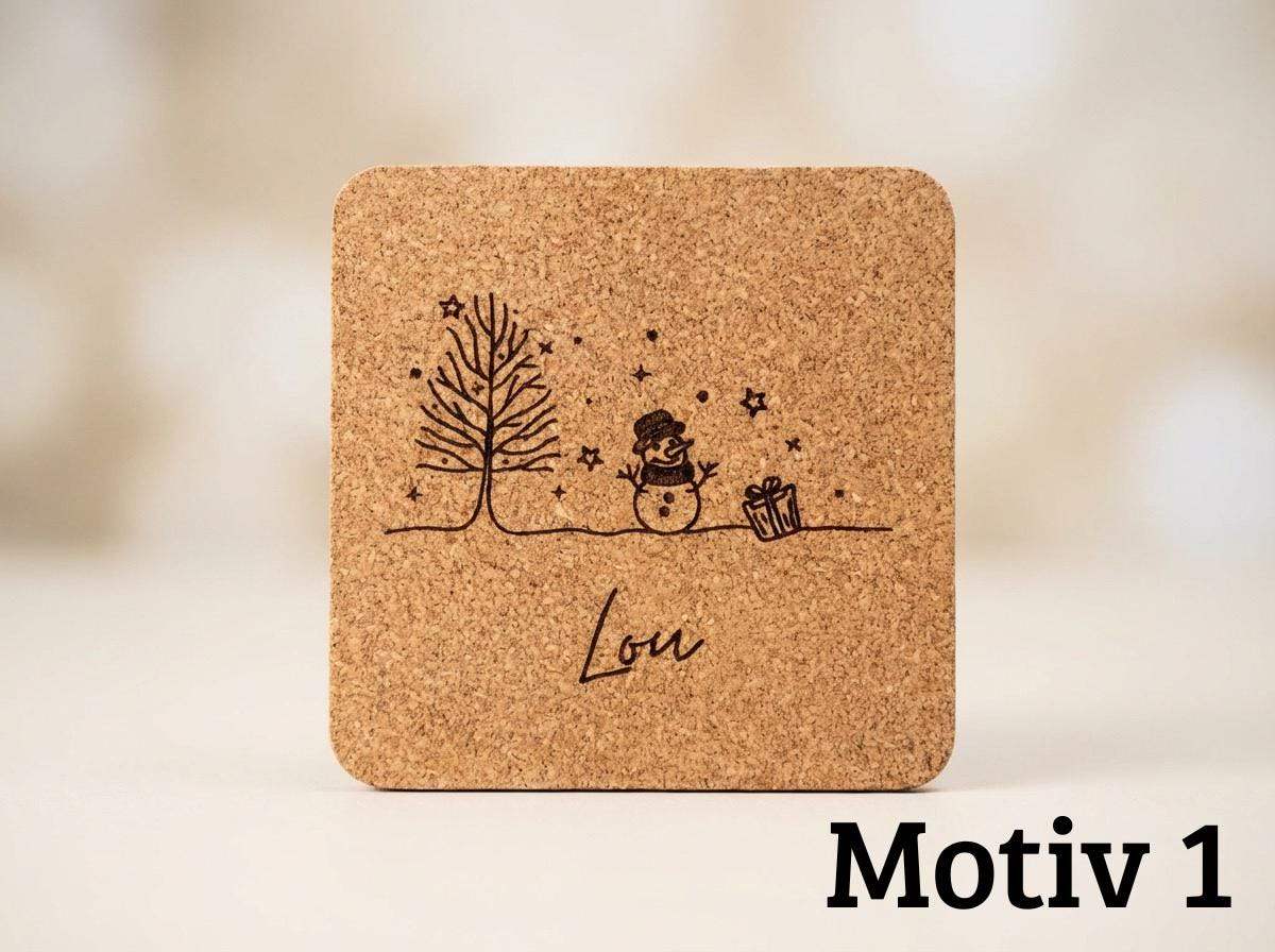 Personalisierter Kork Untersetzer, eckig, Weihnachten mit Namen Wichtelgeschenk & Tischdeko 6 Designs, Graviertes Weihnachtsgeschenk Set - flyliving