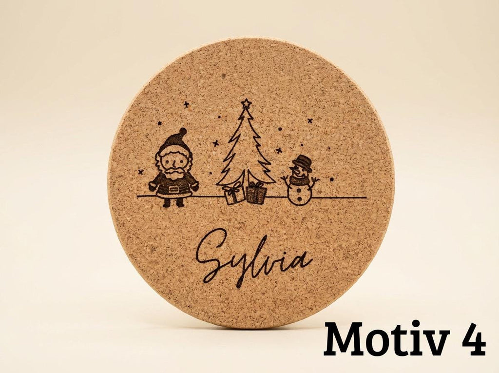 Personalisierter Kork Untersetzer Weihnachten mit Namen Wichtelgeschenk & Tischdeko 6 versch. Designs, Graviertes Weihnachtsgeschenk Set - flyliving