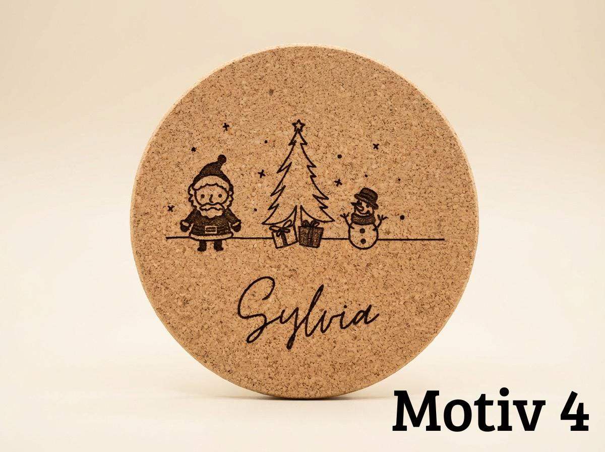 Personalisierter Kork Untersetzer Weihnachten mit Namen Wichtelgeschenk & Tischdeko 6 versch. Designs, Graviertes Weihnachtsgeschenk Set - flyliving