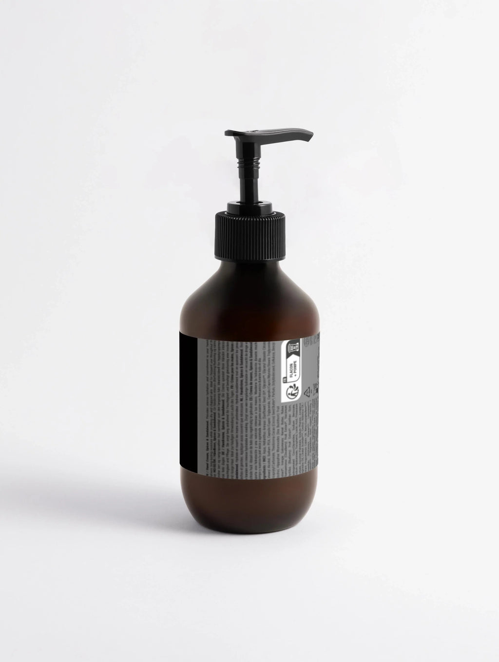 Braune Handcreme Silk Skin, Gewürze & Sandelholz von flyliving, in einem Spender mit schwarzer Pumpe.