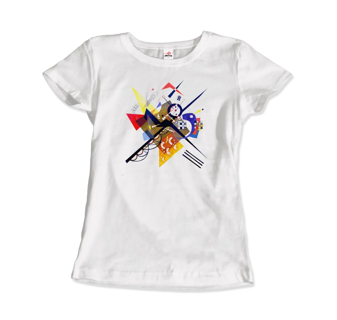 Das Art-O-Rama Shop T-Shirt Wassily Kandinsky auf Weiß II, 1923 zeigt ein farbenfrohes abstraktes geometrisches Design mit Formen, Linien und Mustern in Rot, Gelb, Blau und Schwarz auf der vorderen Mitte.