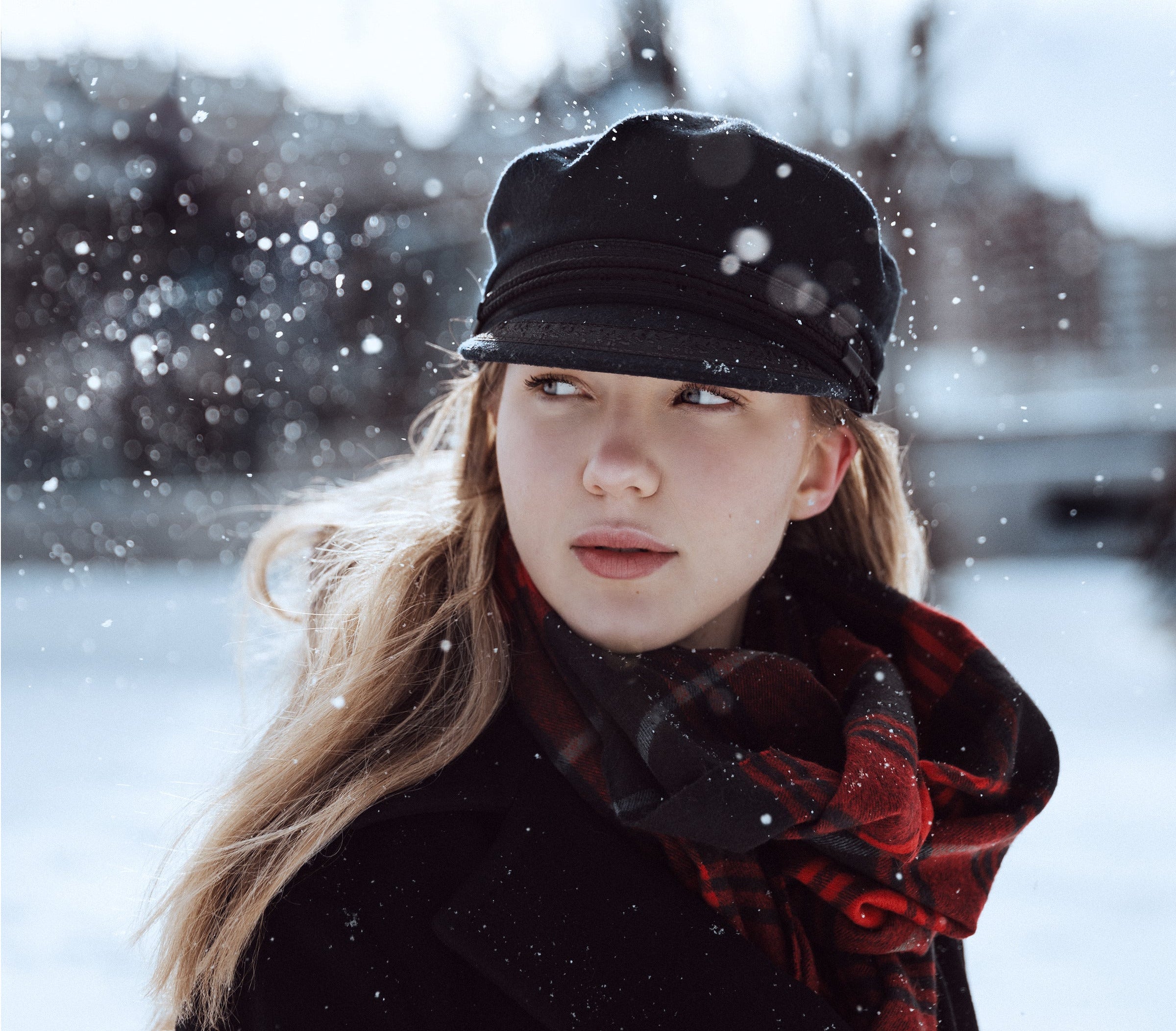 Frau im Schnee - Portrait